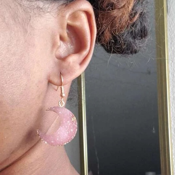 🌙 Celestial Crystal Moon Earrings 🌙 - Picture 2 of 5